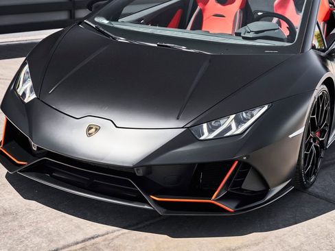 Used 2024 Lamborghini Huracan EVO AWD/4WD image 7