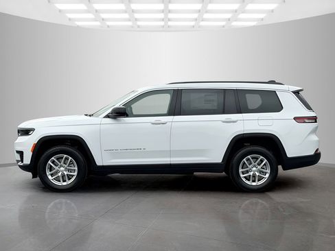 New 2026 Jeep Grand Cherokee L Laredo image 2
