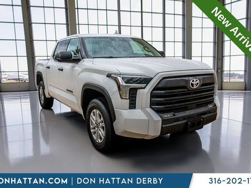 Used 2022 Toyota Tundra SR5 AWD/4WD image 31
