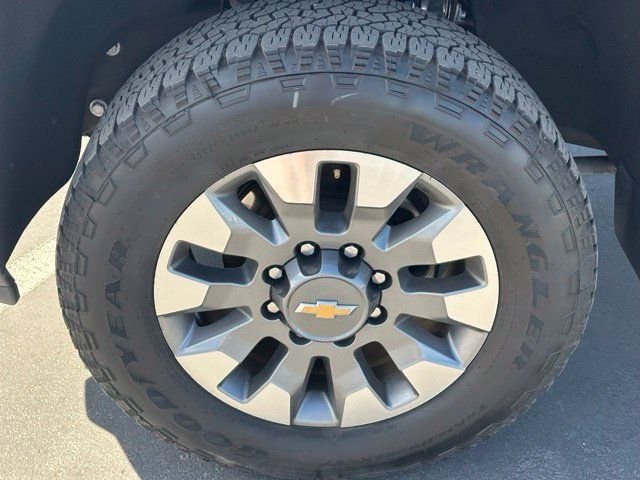 Used 2024 Chevrolet Silverado 2500 Custom w/ Custom Value Package AWD/4WD image 14