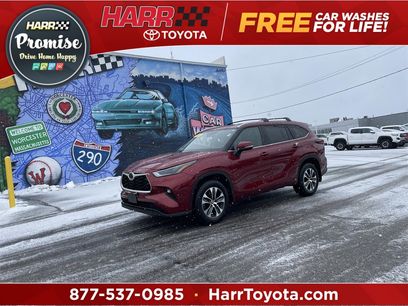 Used 2024 Toyota Highlander XLE