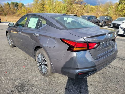 New 2025 Nissan Altima 2.5 SV image 8
