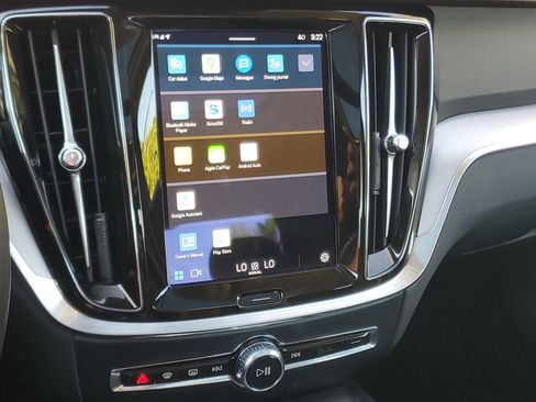 Used 2024 Volvo S60 B5 Core image 24