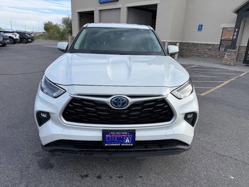 Used 2023 Toyota Highlander LE FWD image 10