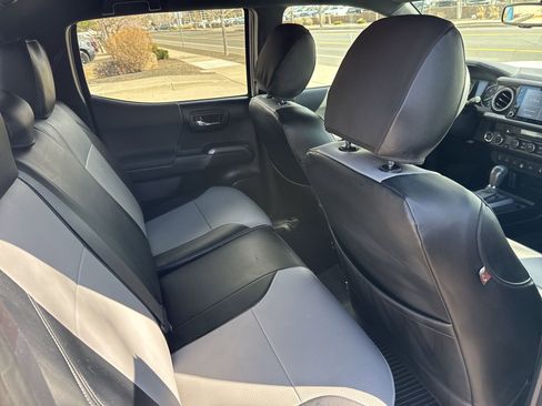 Used 2021 Toyota Tacoma TRD Off-Road w/ Technology Package image 30