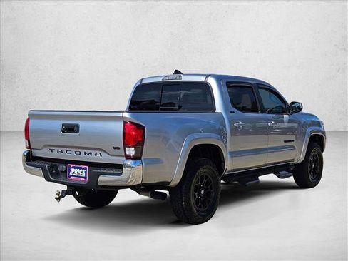 Used 2022 Toyota Tacoma SR5 RWD image 5