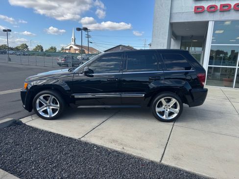 Used 2006 Jeep Grand Cherokee SRT8 w/ SRT Option Group I AWD/4WD image 2