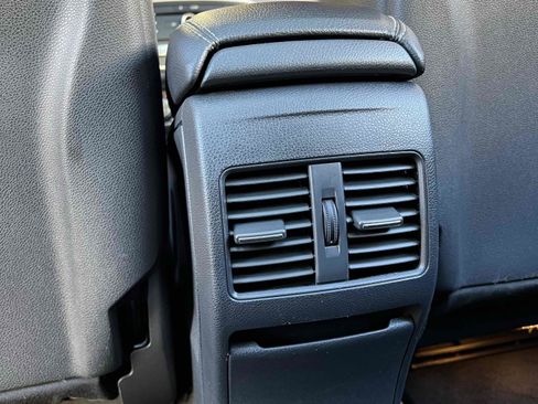 Used 2019 Mercedes-Benz GLA 250 4MATIC w/ Premium Package image 35