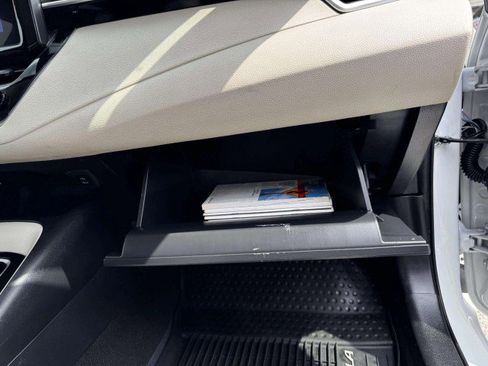 Used 2023 Toyota Corolla LE FWD image 57