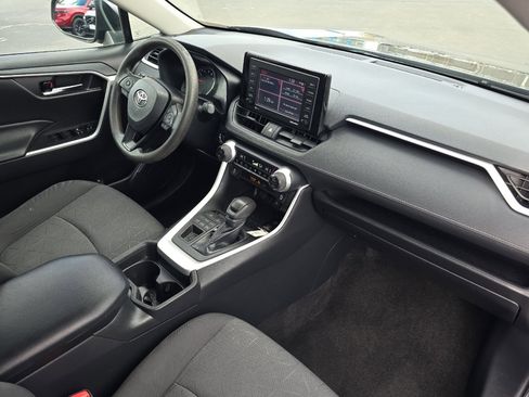 Used 2021 Toyota RAV4 XLE image 15