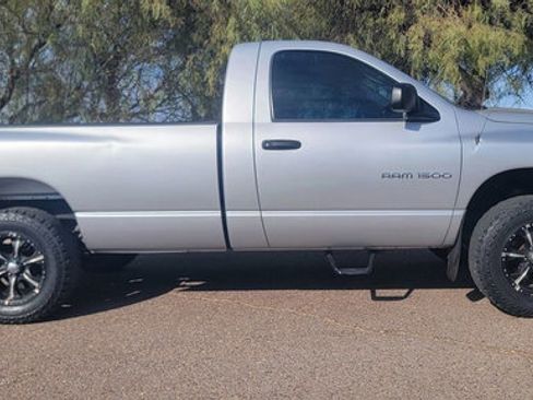 Used 2007 Dodge Ram 1500 Truck ST image 3