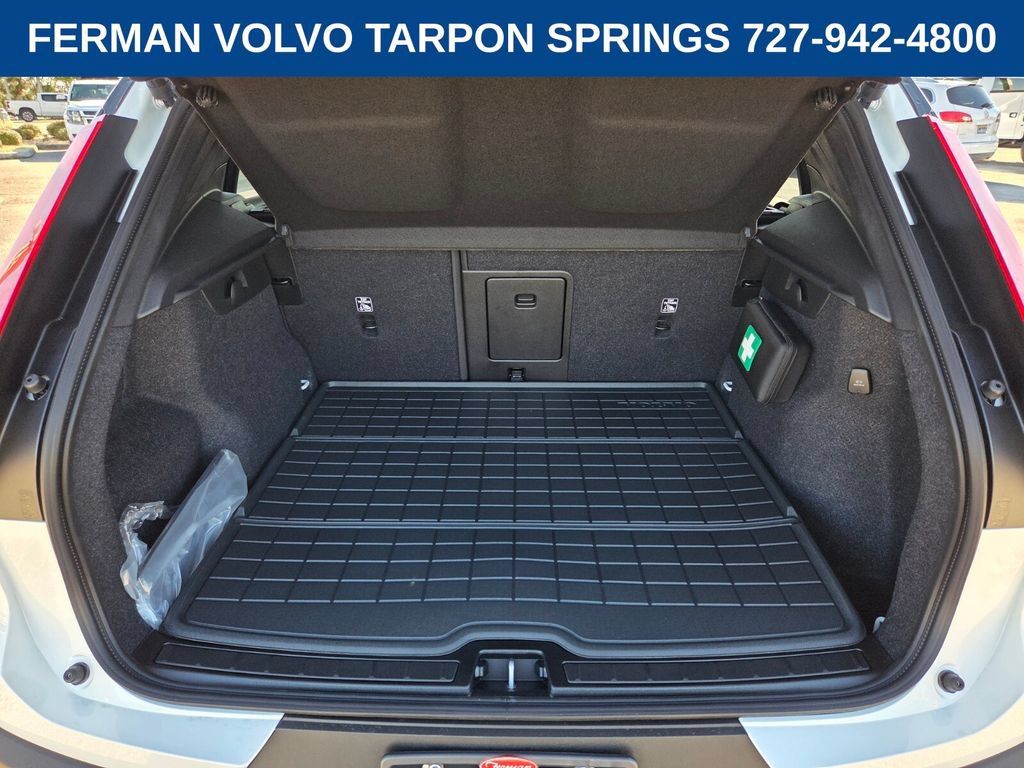 New 2026 Volvo XC40 B5 Ultra w/ Protection Package Premier AWD/4WD image 18