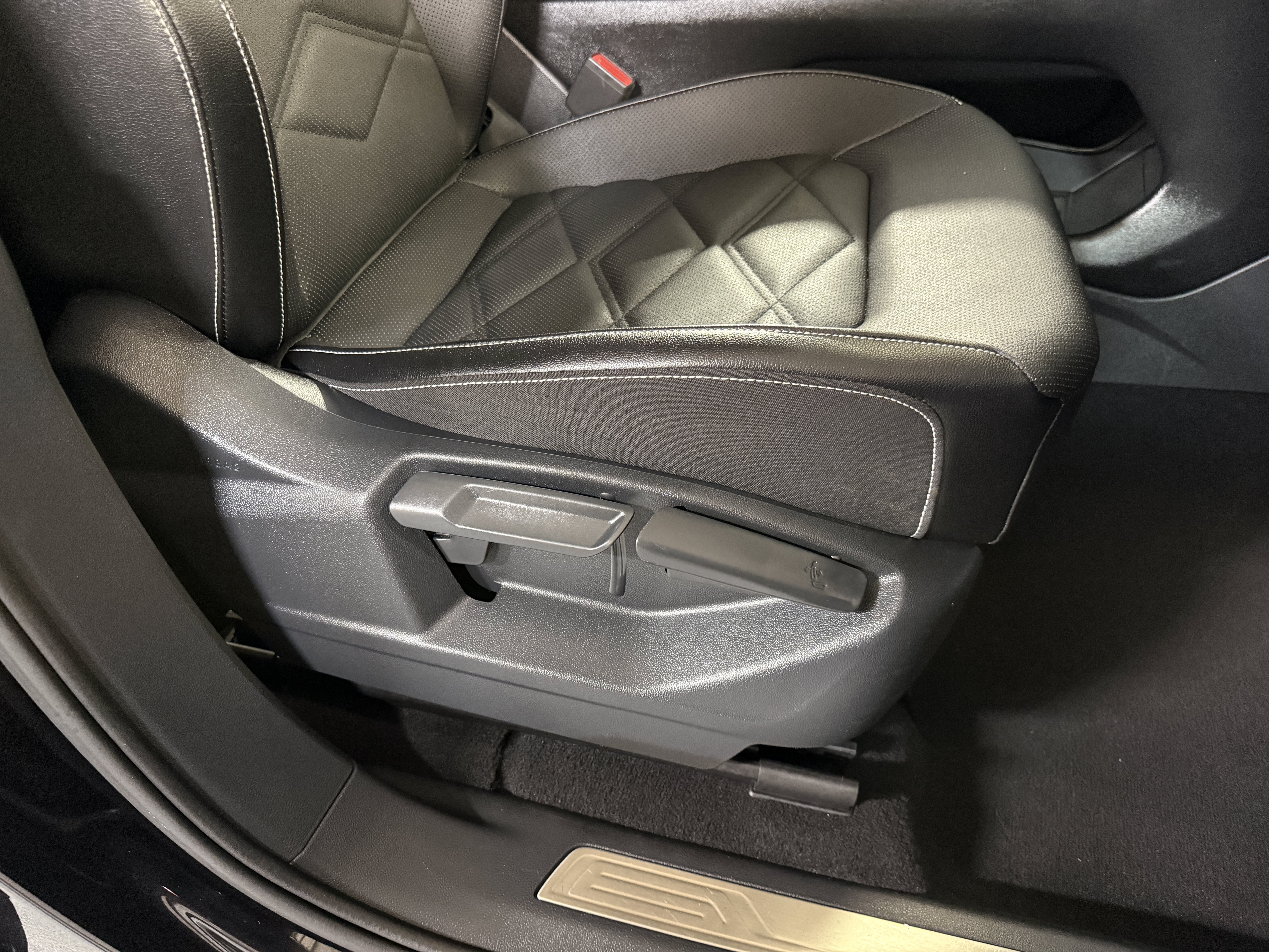 Certified 2024 Volkswagen Atlas SE AWD/4WD image 24