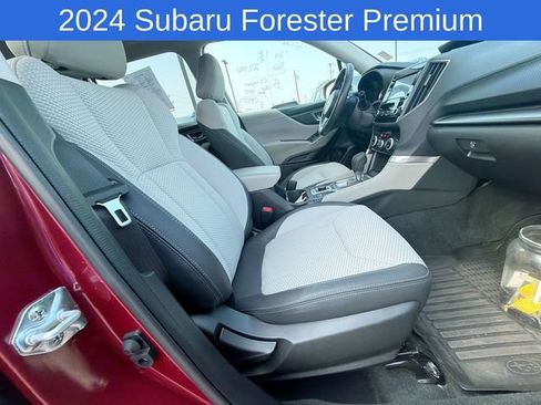 Used 2024 Subaru Forester Premium AWD/4WD image 23