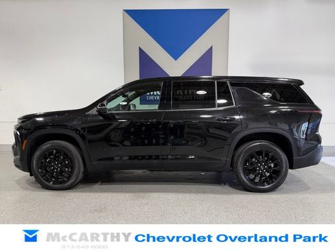 Used 2024 Chevrolet Traverse LS w/ Midnight/Sport Edition FWD image 8