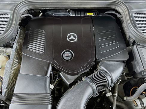 Used 2025 Mercedes-Benz GLE 350 4MATIC image 33