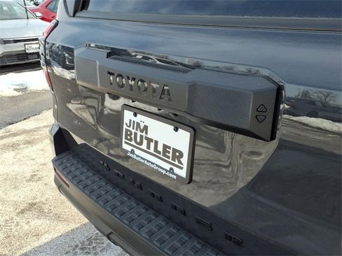 Used 2025 Toyota 4Runner SR5 image 29