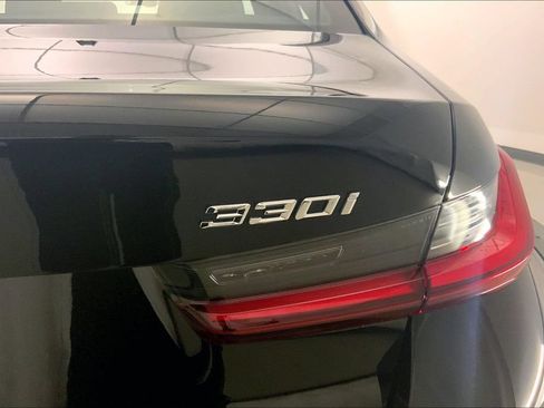Certified 2025 BMW 330i xDrive Sedan w/ Premium Package AWD/4WD image 30