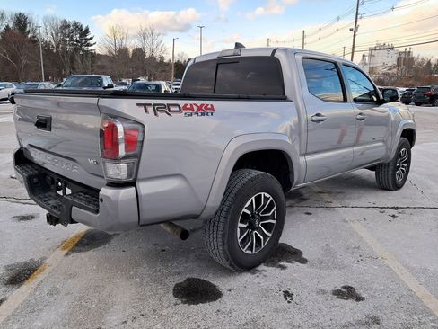 Used 2020 Toyota Tacoma TRD Sport image 4