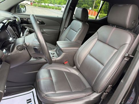Used 2023 Chevrolet Traverse RS w/ LPO, Floor Liner Package AWD/4WD image 25