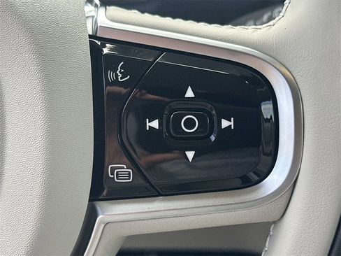 New 2025 Volvo XC90 B6 Plus w/ Protection Package Premier image 23