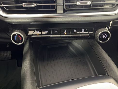 New 2026 Chevrolet Equinox EV LT image 44