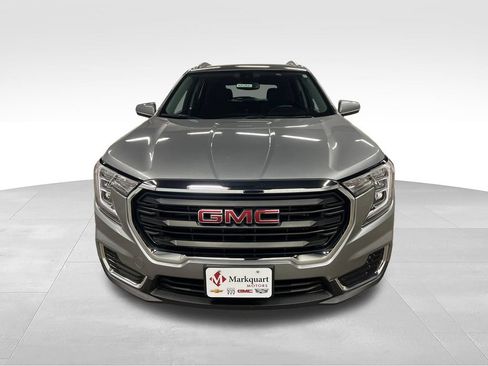 Certified 2023 GMC Terrain SLE w/ Driver Convenience Package AWD/4WD image 4
