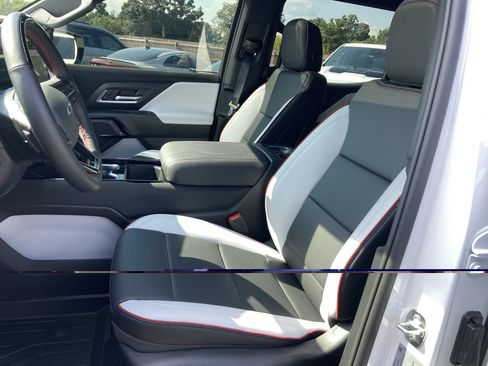 New 2026 Chevrolet Silverado EV 4x4 Crew Cab image 16