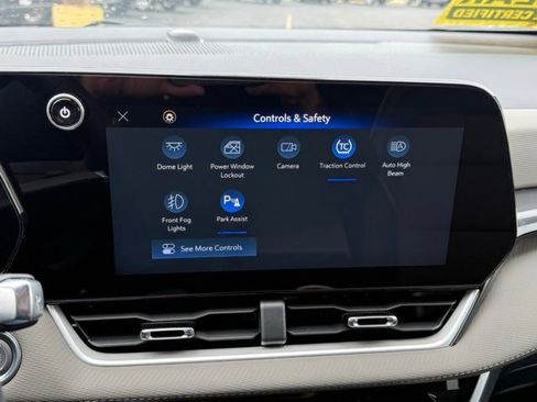 New 2026 Chevrolet Equinox LT w/ Convenience Package II AWD/4WD image 28