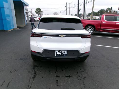New 2026 Chevrolet Equinox EV LT image 4