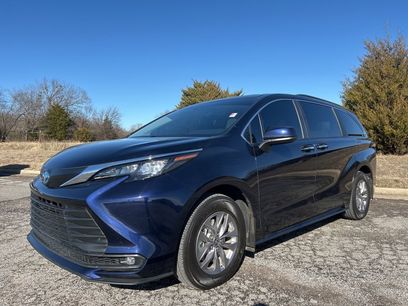 Used 2025 Toyota Sienna XLE