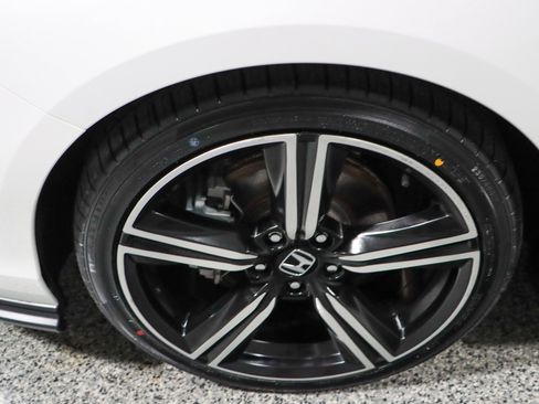 Used 2024 Honda Accord Sport image 11