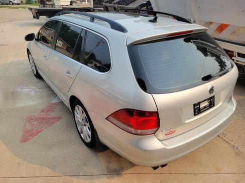 Used 2011 Volkswagen Jetta TDI FWD image 4