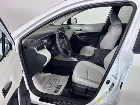 Used 2023 Toyota Corolla Cross LE image 17