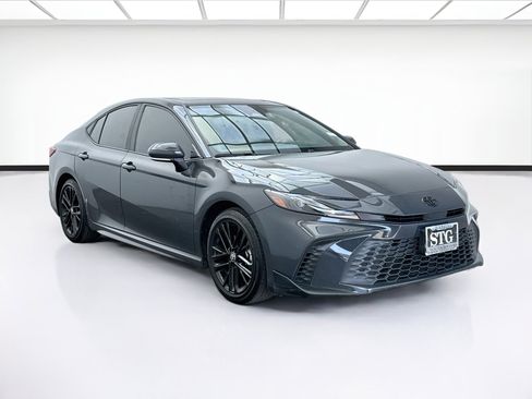 Used 2025 Toyota Camry SE w/ Multimedia Upgrade Package FWD image 3