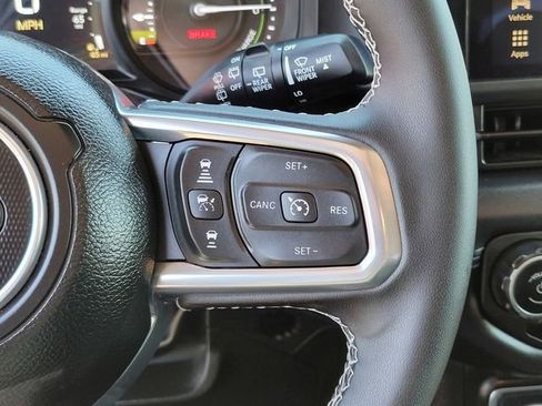 Used 2025 Jeep Wrangler Unlimited Sahara w/ Safety Group AWD/4WD image 22
