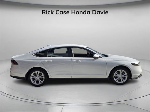 Used 2024 Honda Accord LX image 3