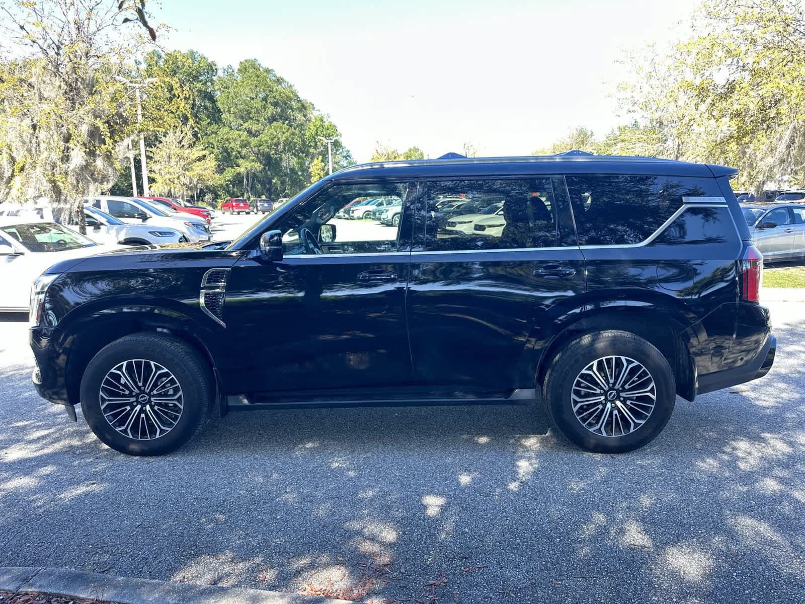 Used 2025 Nissan Armada SL w/ Captain's Chari Seat Package AWD/4WD image 3