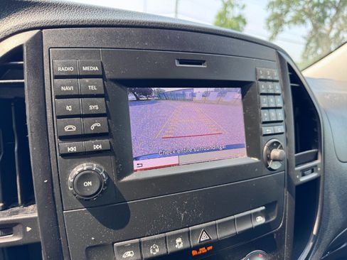 Used 2018 Mercedes-Benz Metris Passenger image 16