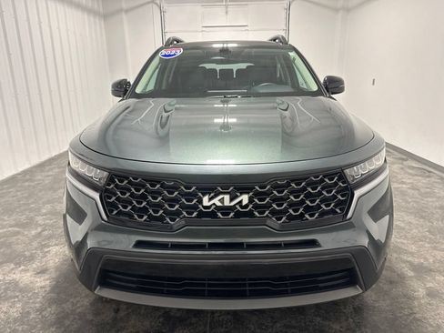 Used 2023 Kia Sorento S w/ Panoramic Sunroof Package AWD/4WD image 2