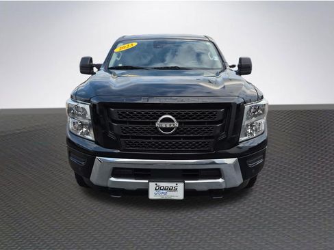 Used 2023 Nissan Titan SV w/ SV Convenience Package AWD/4WD image 3