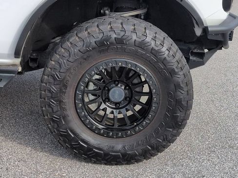 Used 2024 Ford Bronco Outer Banks AWD/4WD image 11
