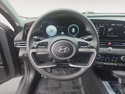 Used 2024 Hyundai Elantra SEL FWD image 12
