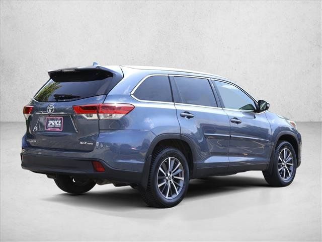 Used 2019 Toyota Highlander XLE AWD/4WD image 5