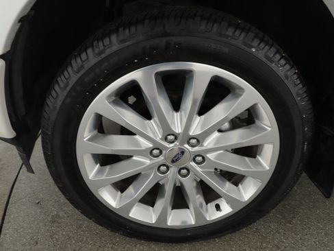 Certified 2019 Ford F150 Limited w/ Trailer Tow Package image 7