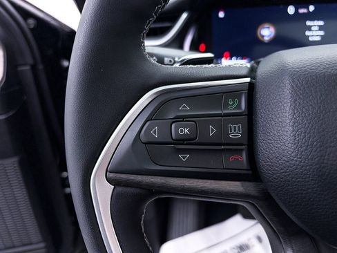 Used 2024 Jeep Grand Cherokee L Limited w/ Luxury Tech Group II image 32