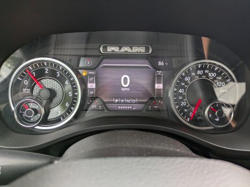 Used 2022 RAM 1500 Laramie AWD/4WD image 22