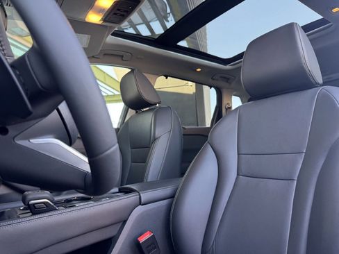 Used 2023 Nissan Rogue SL w/ SL Premium Package image 26