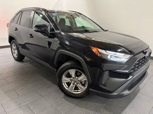 Used 2025 Toyota RAV4 XLE AWD/4WD image 7