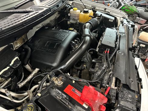 Used 2013 Ford F150 XLT w/ Mid Equipment Group image 28